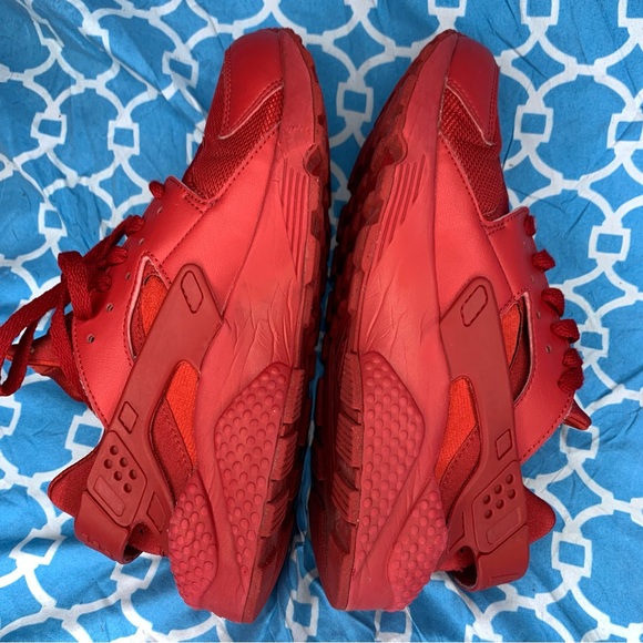 Nike Men’s size 7.5 Air Huarache Triple Red Low top classic premium sneakers og - Picture 7 of 11